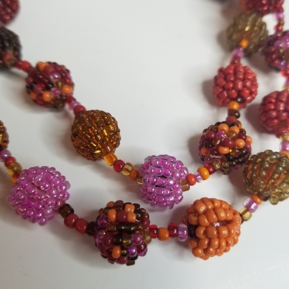 New About Color Beaded Necklace and Earrings - Picture 9 of 10